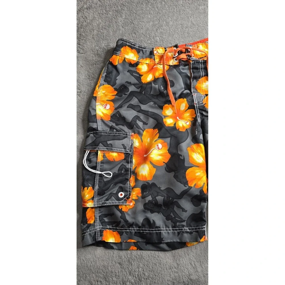 Billabong Floral Hibiscus Skull Pin Up Girl Boardshoarts Mens 33 (32) Orange